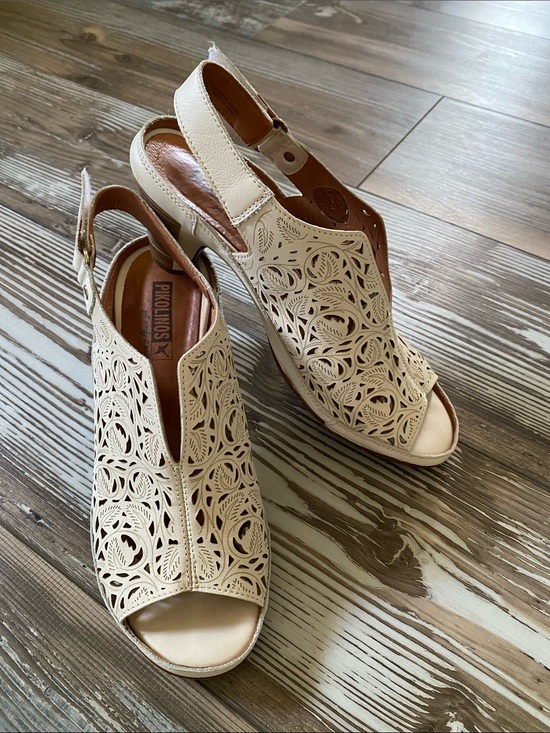 PIKOLINOS Shoes - 🤍Rare Pikolinos🤍Cream Laser-Cut Lace Look Leather Slingback Sandals